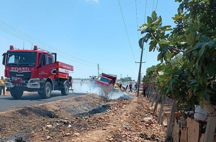 Saman yüklü kamyon alev alev yandı