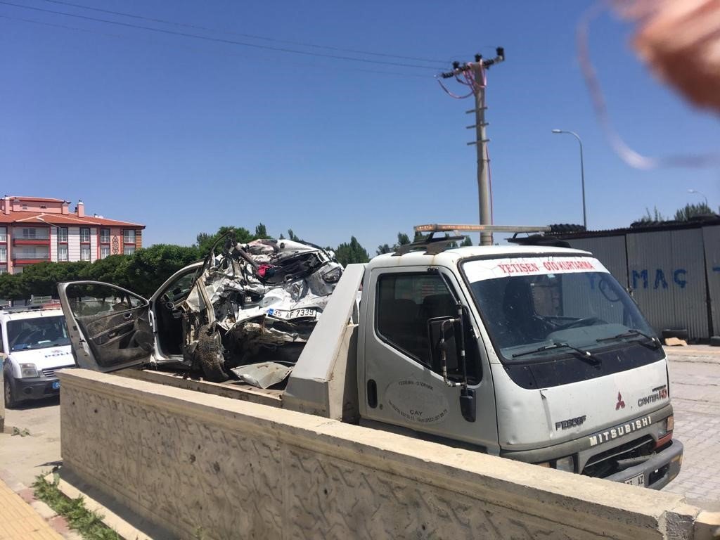 Afyonkarahisar’da trafik kazası 1 ölü 3 yaralı
