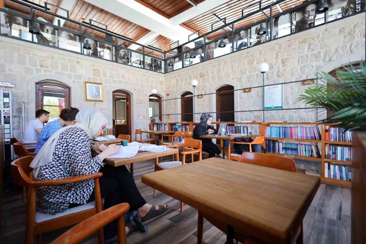 Aksaray’da kitap konaklarında yaz tatili yoğunluğu