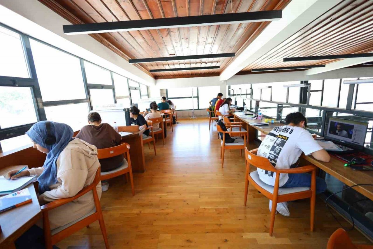 Aksaray’da kitap konaklarında yaz tatili yoğunluğu