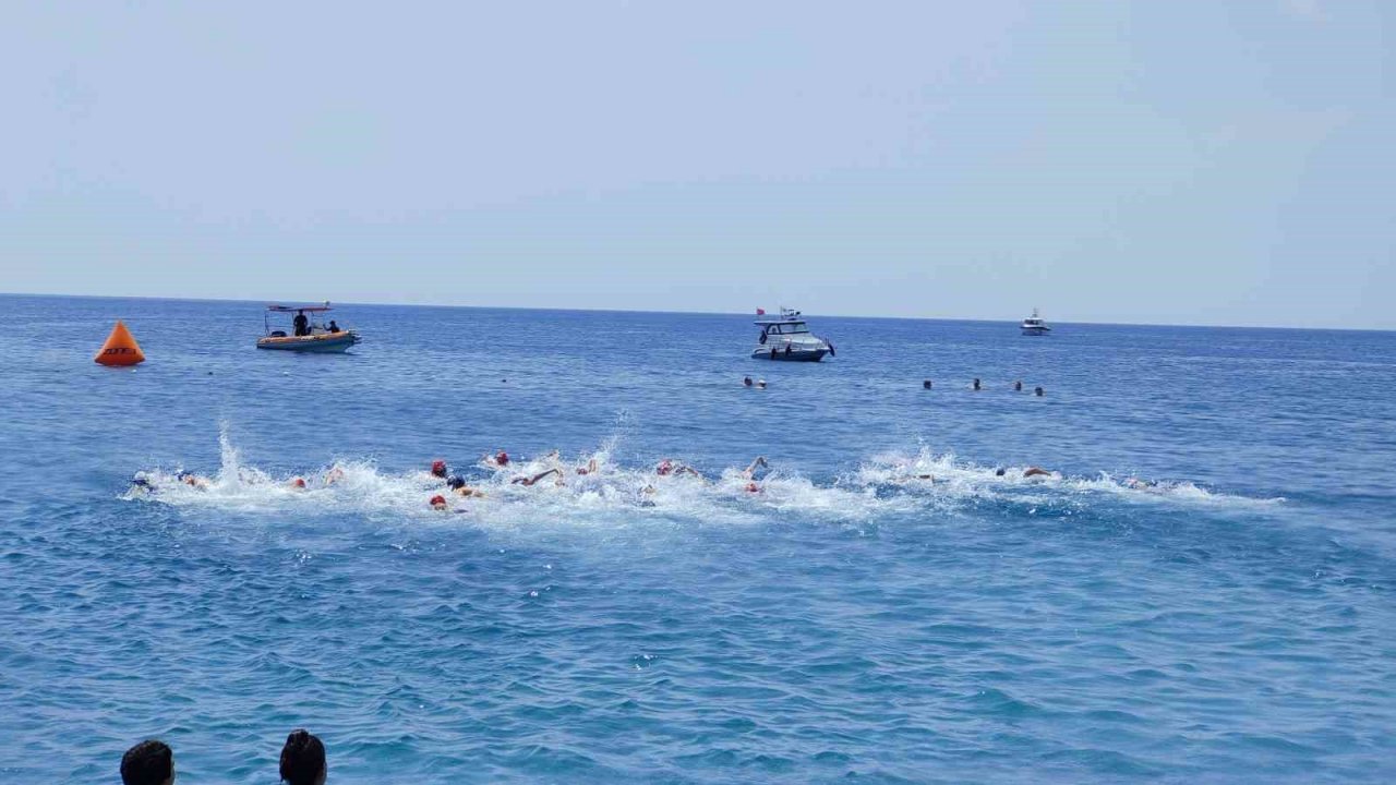 Genç sporcular hem yarıştı hem eğlendi