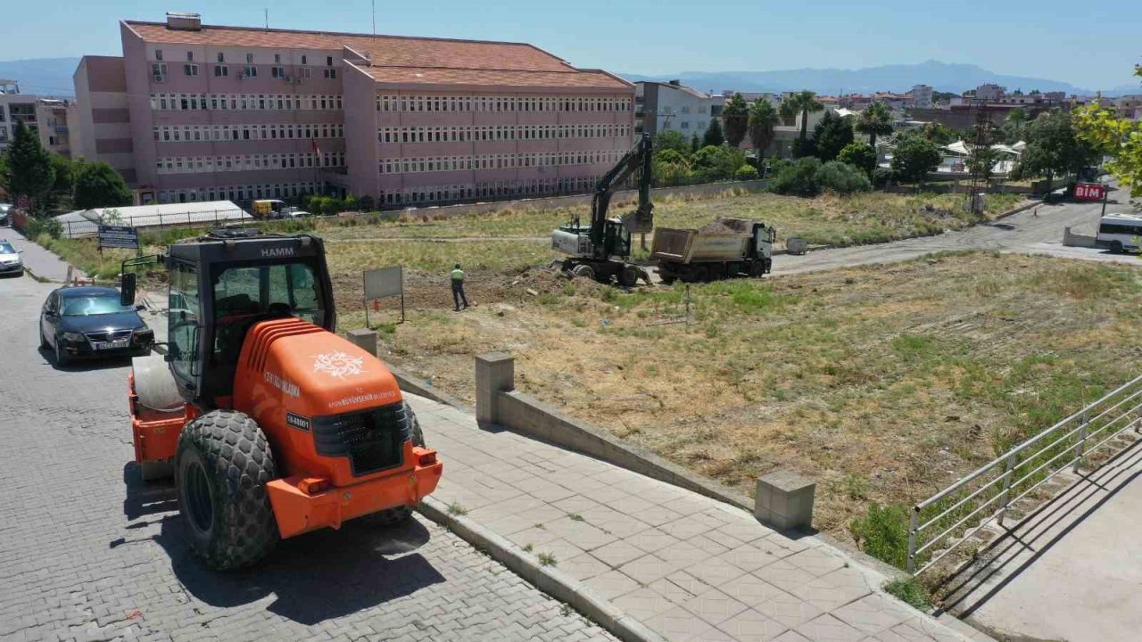 Aydın Büyükşehir Belediyesi Söke’de yol yapım çalışmalarına devam ediyor