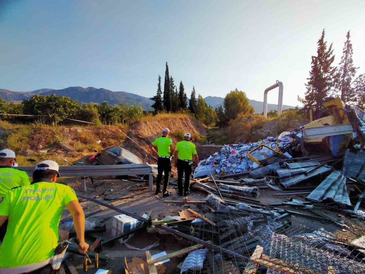 Aydın’da trafik kazası: 2 ölü, 4 yaralı