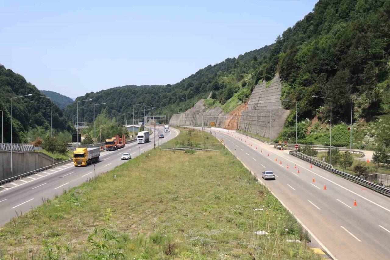 Bolu Dağı Tüneli’ndeki son durum dron ile görüntülendi
