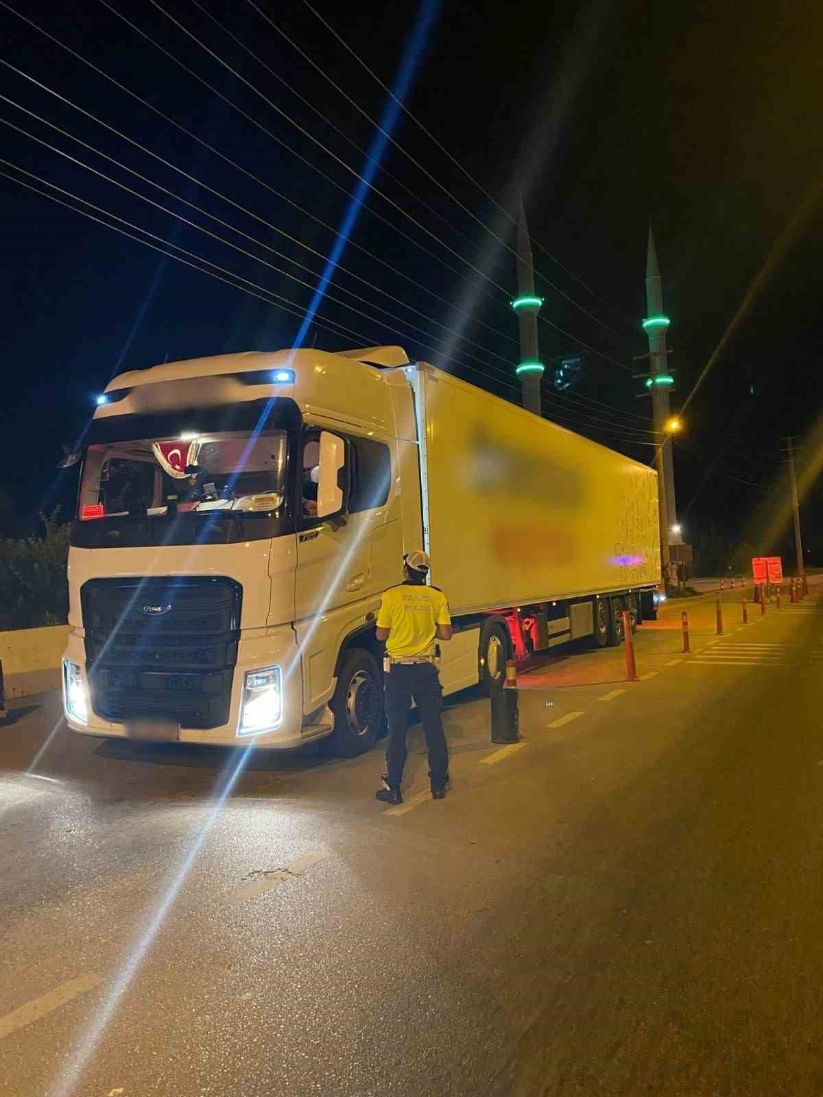 Burdur’da trafik denetimlerinde 18 araca ceza uygulandı
