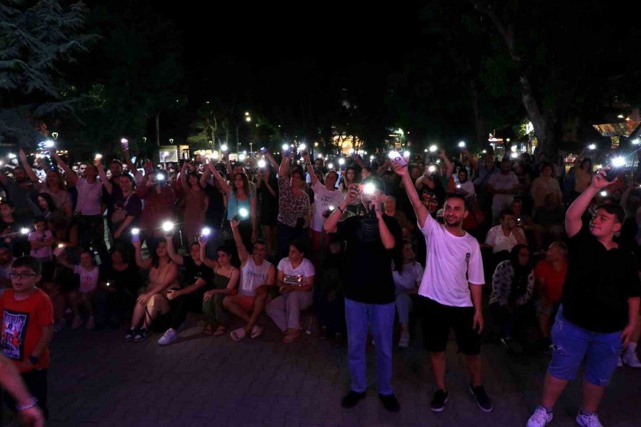 Çiftlikköy’de Gençlik Festivali konserleri Alkan Dalgakıran’la başladı