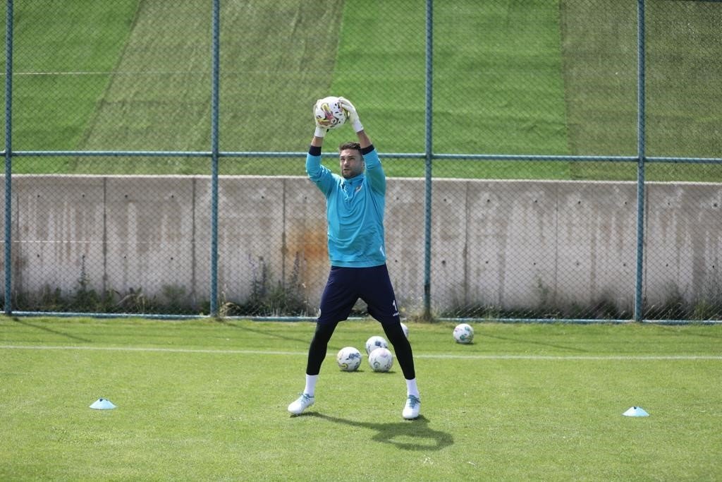 Alanyaspor, kamp çalışmalarını sürdürüyor