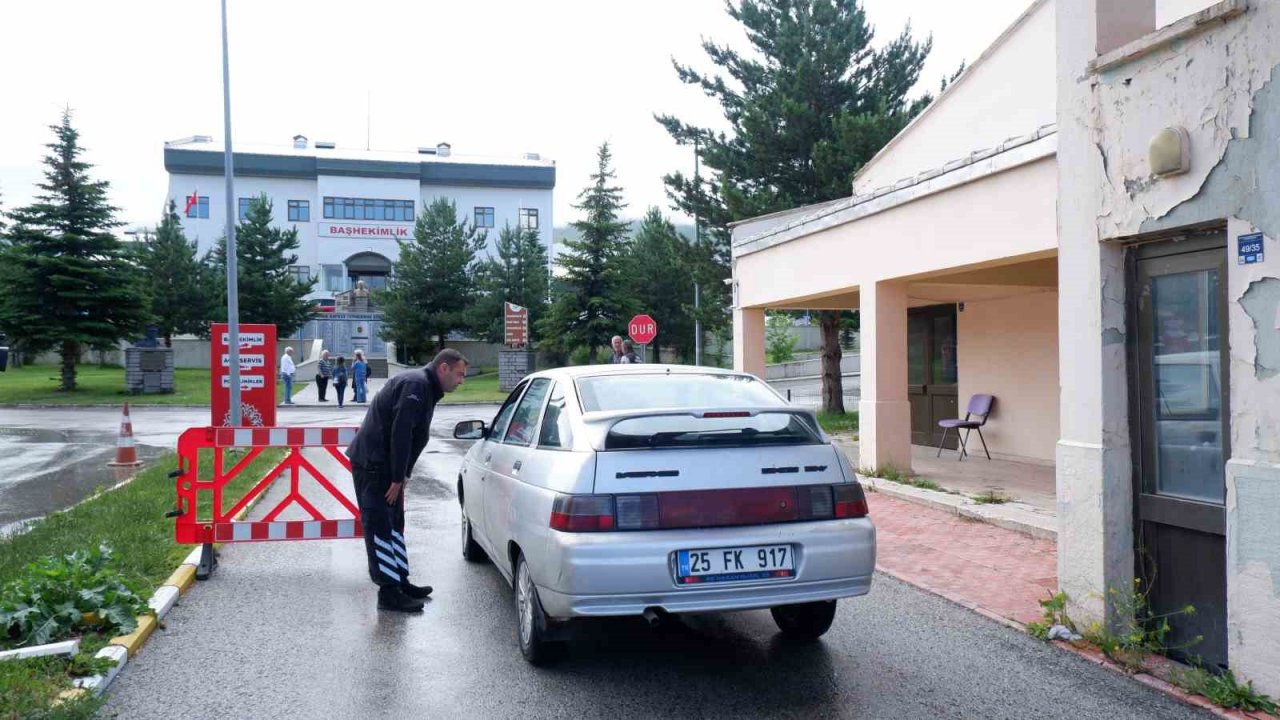 Hastane deprem riski sebebiyle kapatıldı