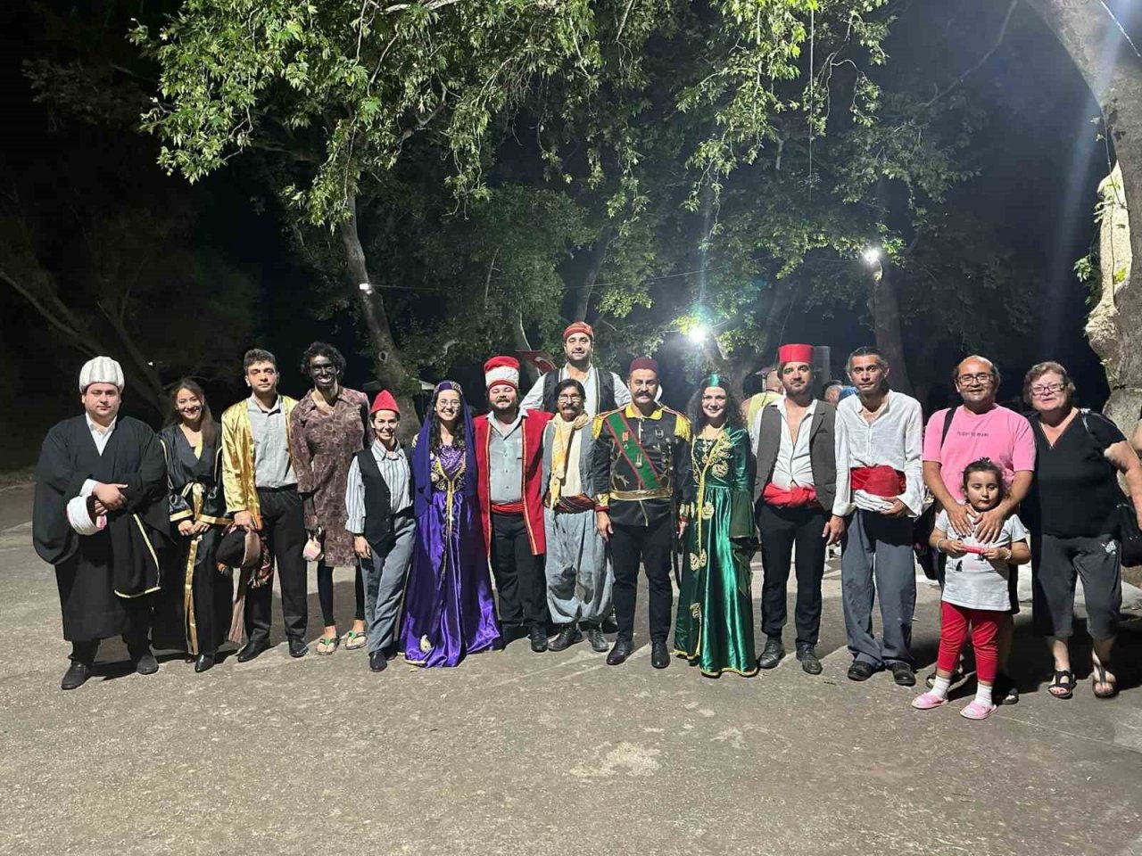 EBŞT Uluslararsı şenliğe renk kattı