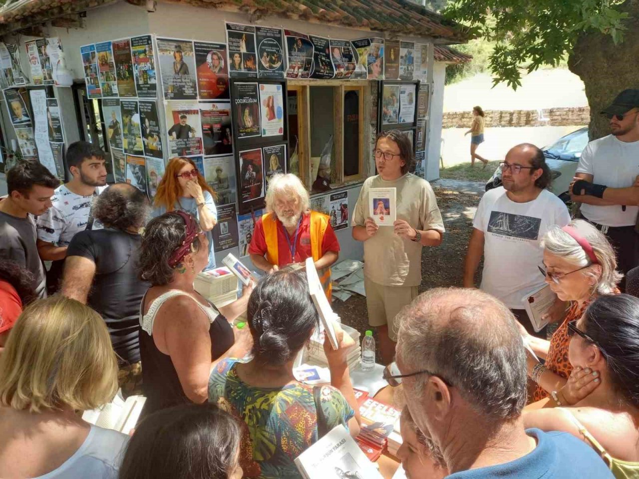 Efeler Belediyesi Şehir Tiyatrosu uluslararası şenliğe renk kattı