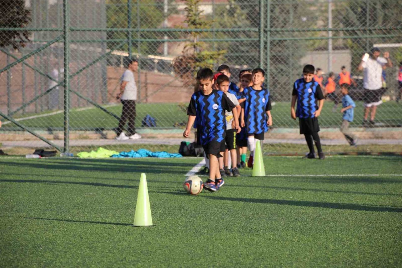 Elazığ Belediyesi ücretsiz yaz spor kursları başladı