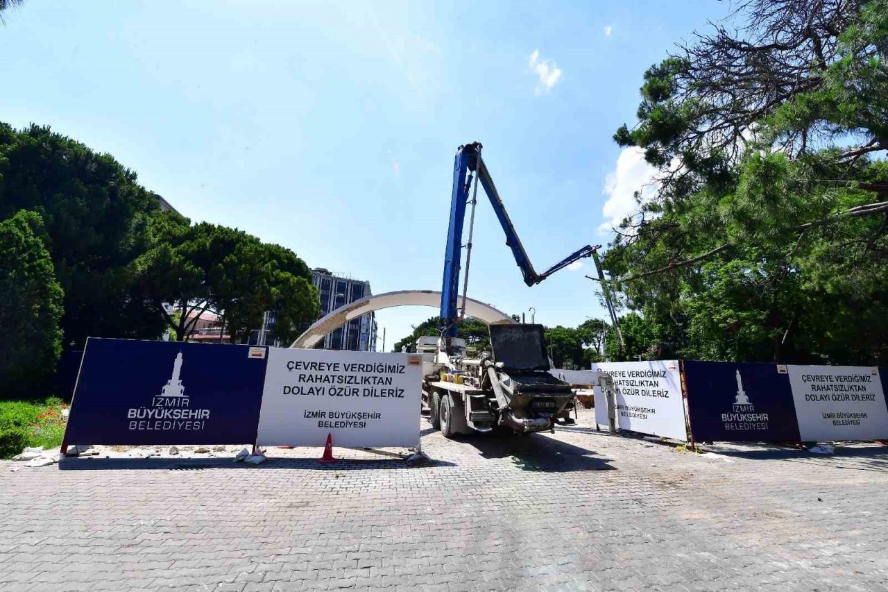 Kültürpark’ın tarihi kapıları restore ediliyor