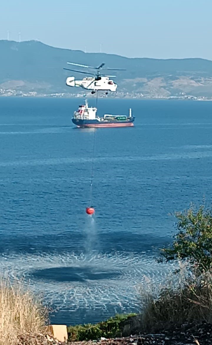 İzmir’deki orman yangınlarında soğutma çalışmaları sürüyor