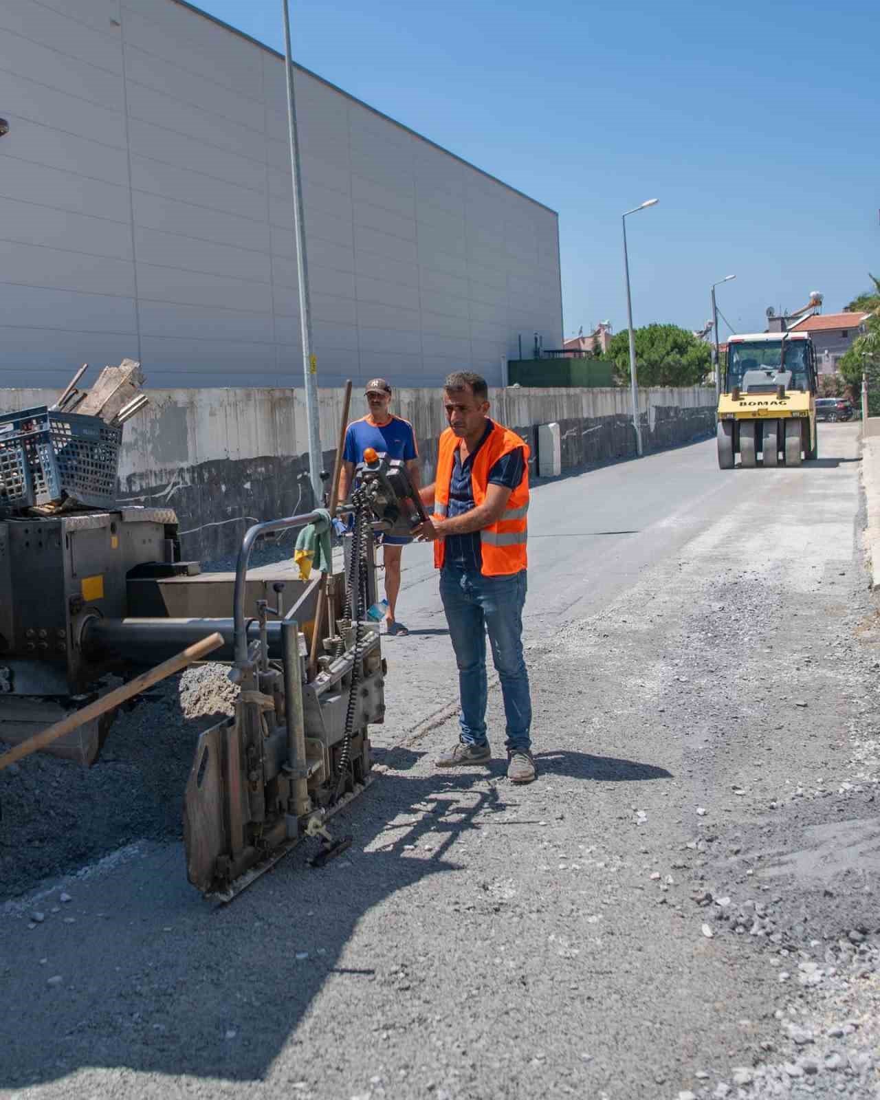 Kuşadası’nda Karaova ve Soğucak Mahalleleri’nde yollaryenilendi