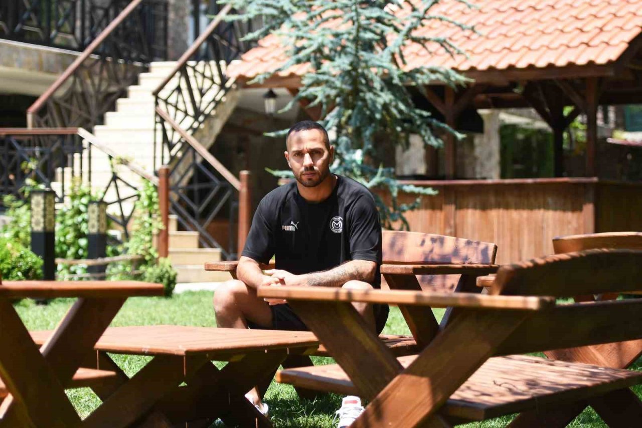 Kerim Frei: "Buraya şampiyonluk yaşamak ve Süper Lig’e çıkmak için geldim"