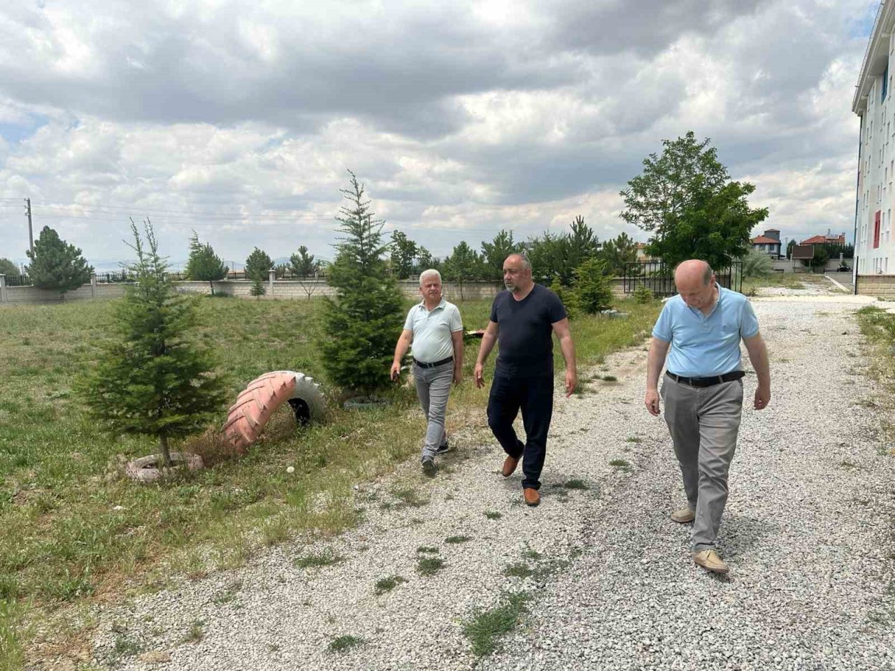 Müdür Kasapoğlu, yurtlarda incelemelerde bulundu