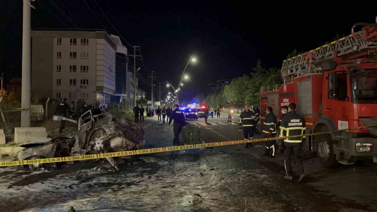 Niğde’de otomobil yayaya çarptıktan sonra yandı: 3 ölü