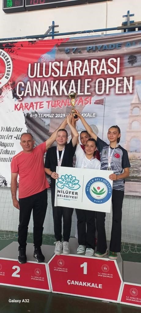 Nilüferli sporcular Karate Turnuvası’ndan ödülle döndü