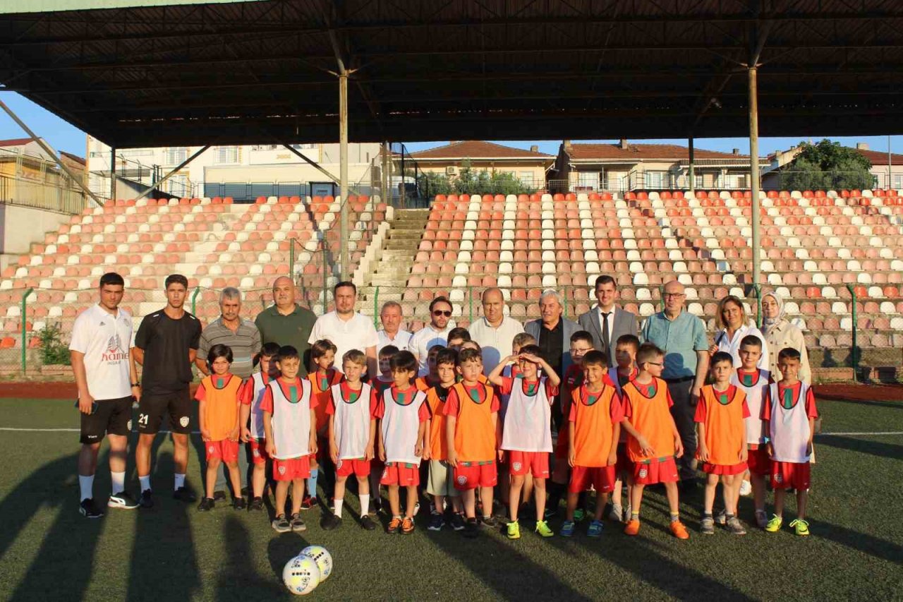 Osmaneli’nde yaz spor okullarının açılışı yapıldı