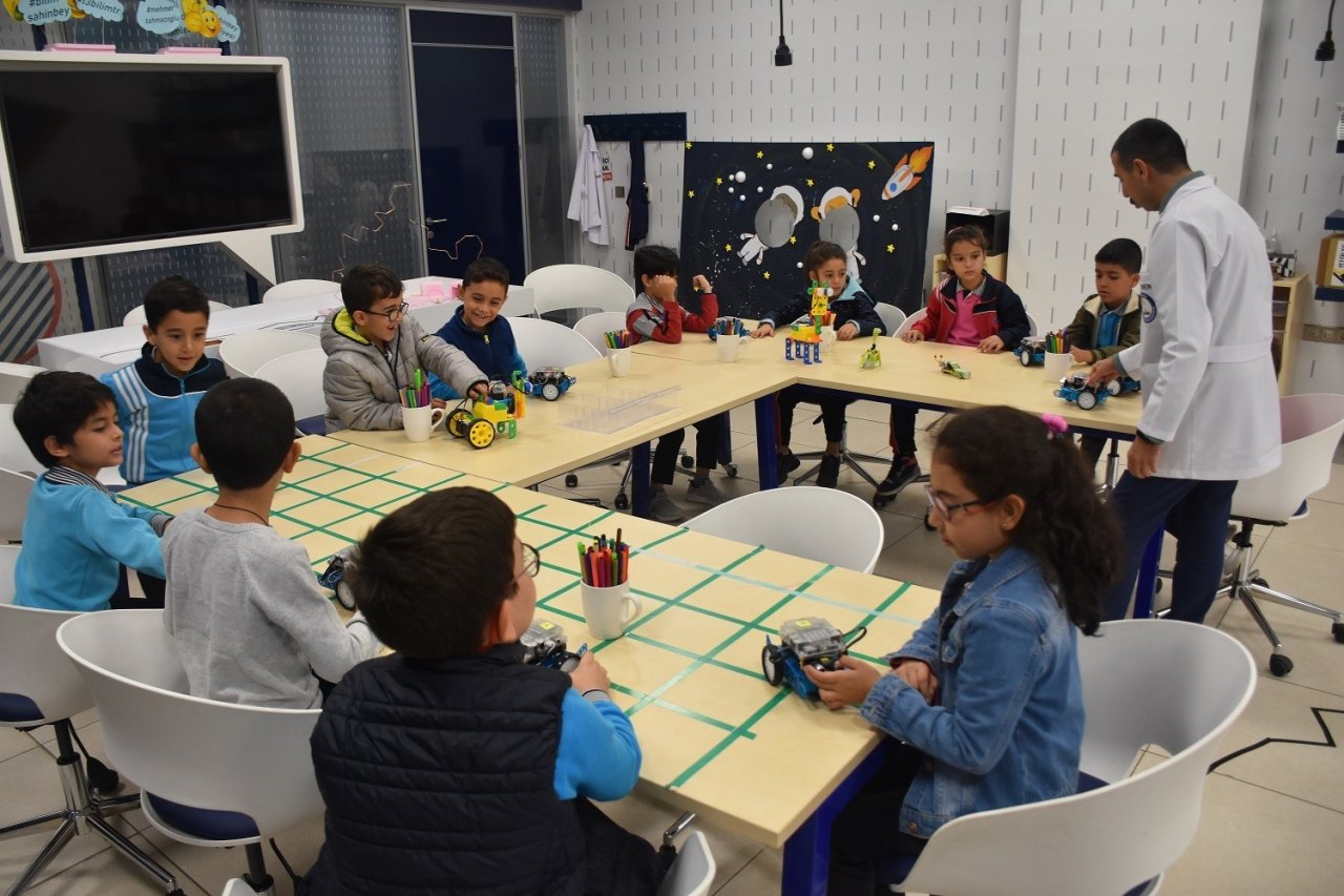 Şahinbey deneyap atölyeleri geleceğin bilim adamlarını yetiştiriyor