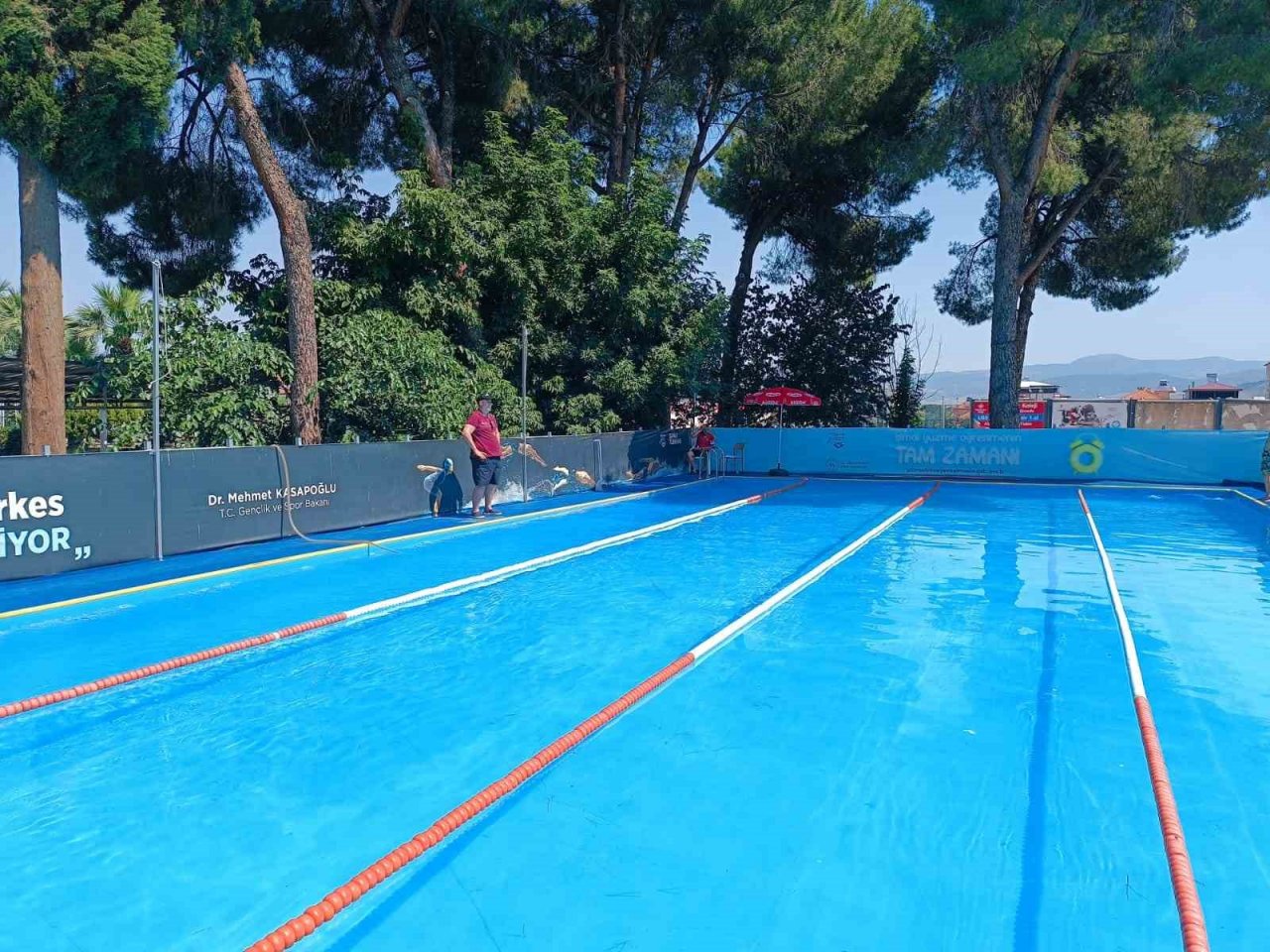 Sarıgöl’de yüzme kursuna büyük ilgi