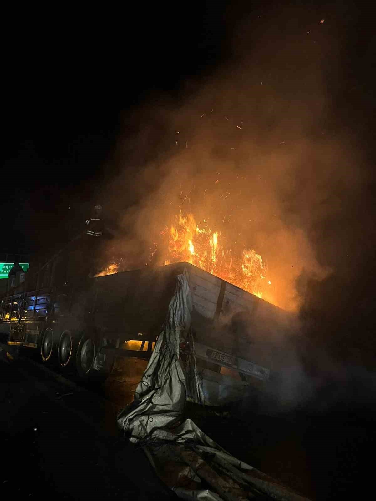 Lastiği patlayan tır alev topuna döndü