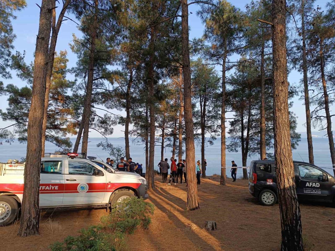 Manzara keyfi pahalıya mal oldu: Aracı uçurumdan aşağı yuvarlandı