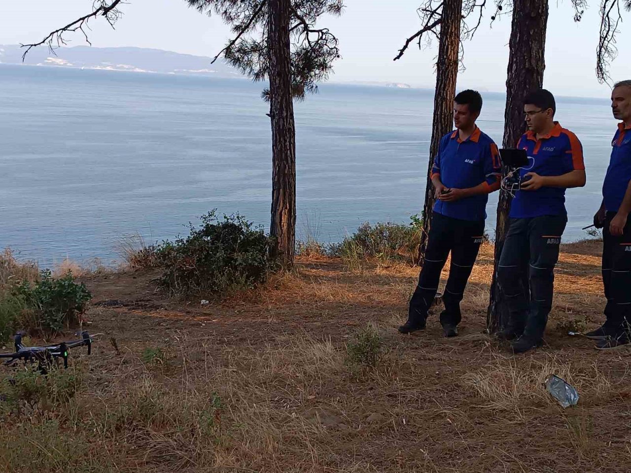 Manzara keyfi pahalıya mal oldu: Aracı uçurumdan aşağı yuvarlandı