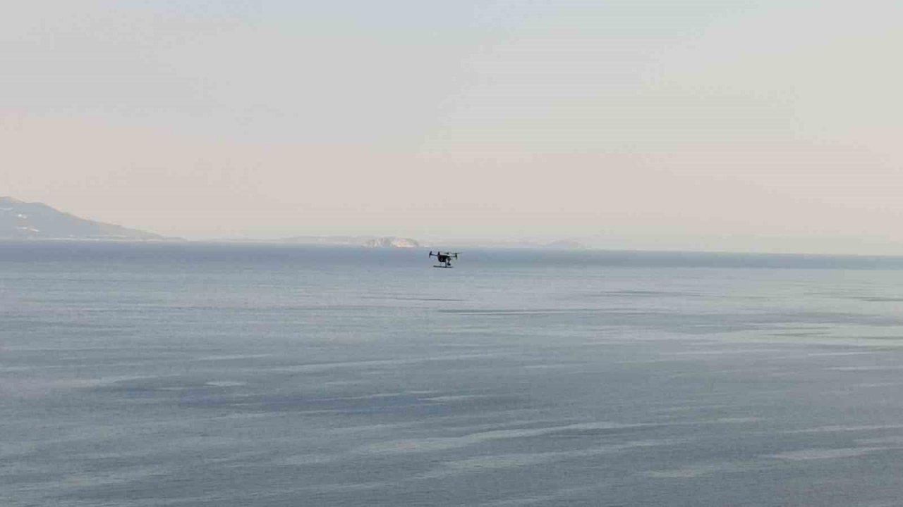 Manzara keyfi pahalıya mal oldu: Aracı uçurumdan aşağı yuvarlandı