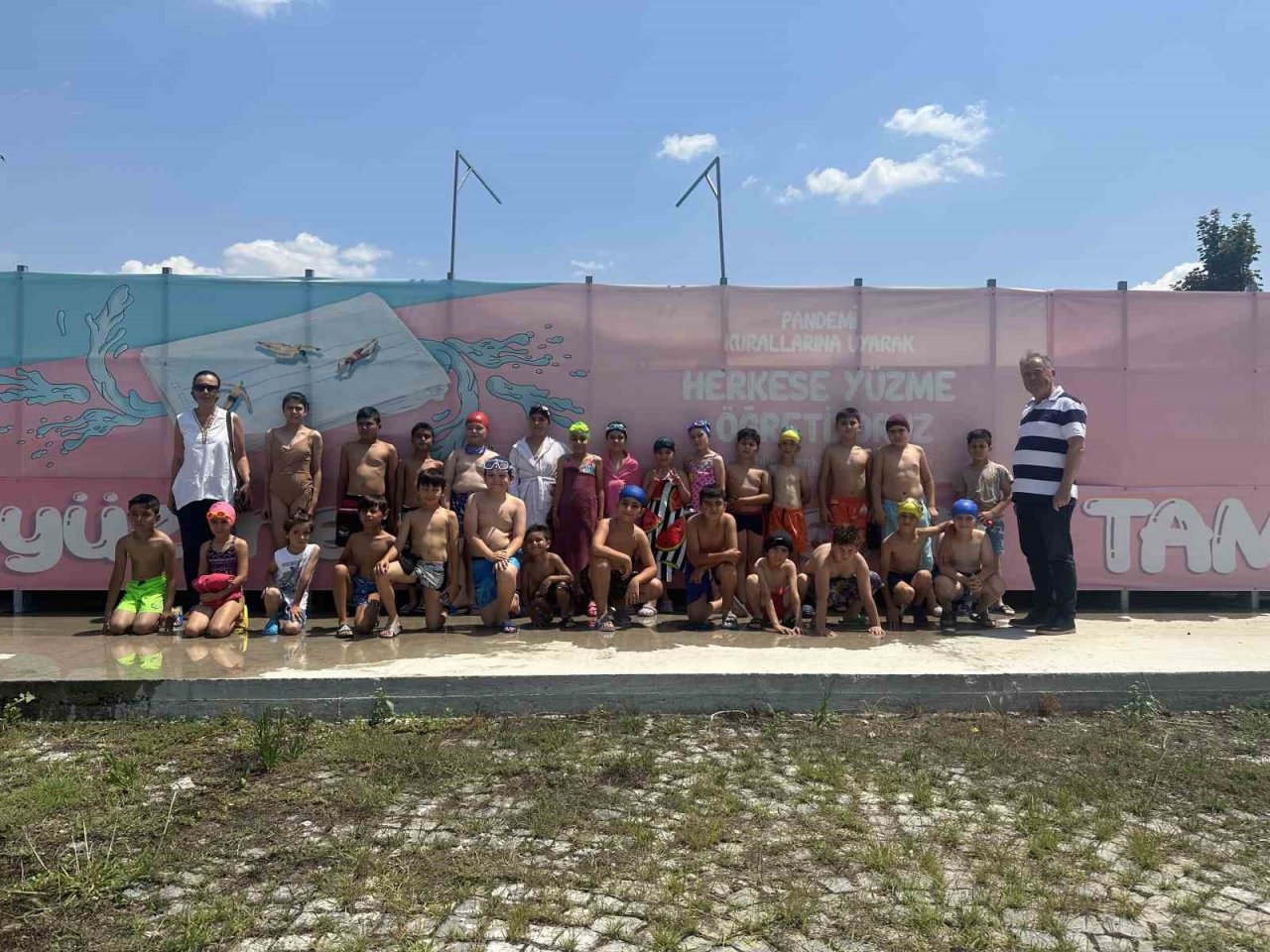 Muratlı’da ücretsiz yüzme kursları başladı