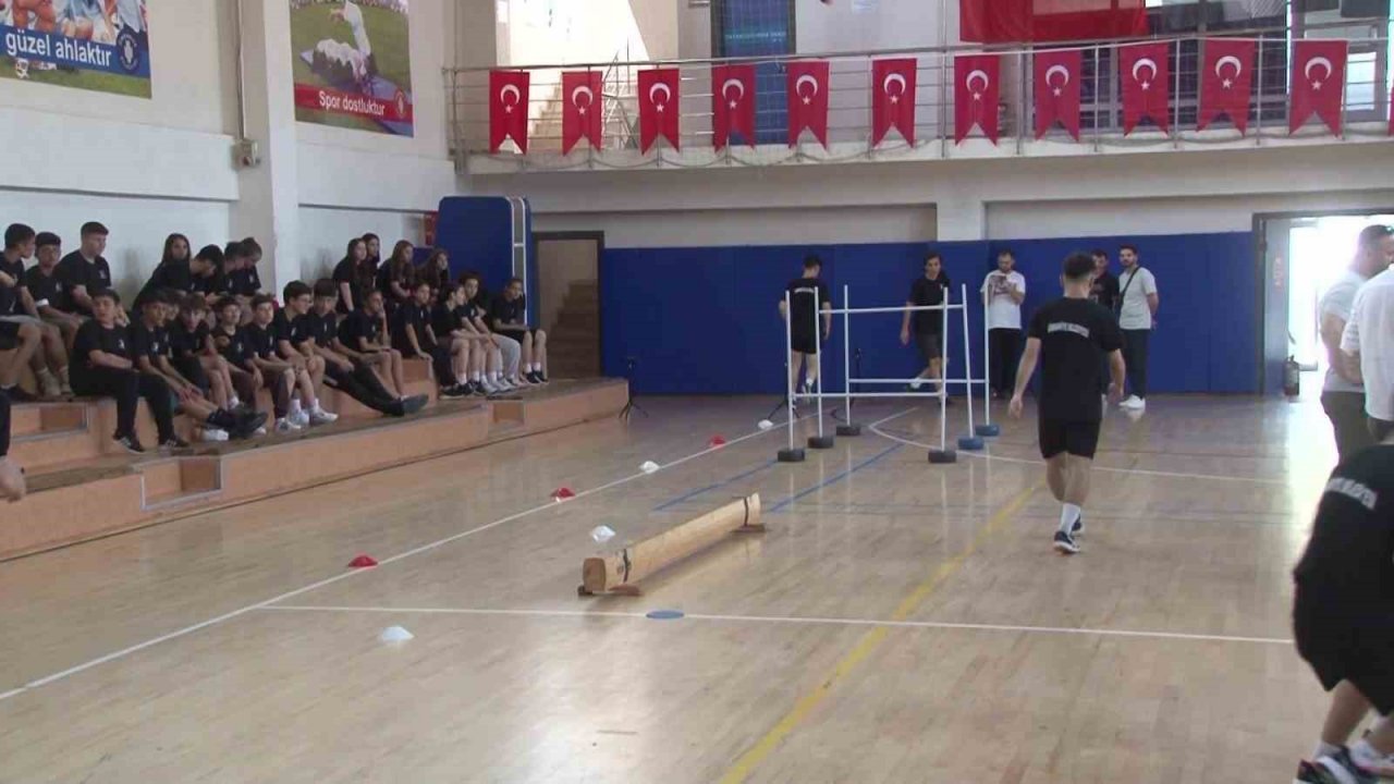 Ümraniye Belediyesi sporcu gençleri üniversiteye hazırlıyor