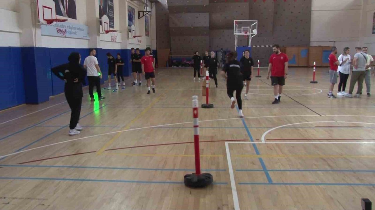 Ümraniye Belediyesi sporcu gençleri üniversiteye hazırlıyor