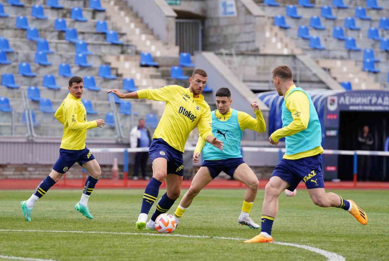 Fenerbahçe, yeni sezon hazırlıklarını sürdürdü