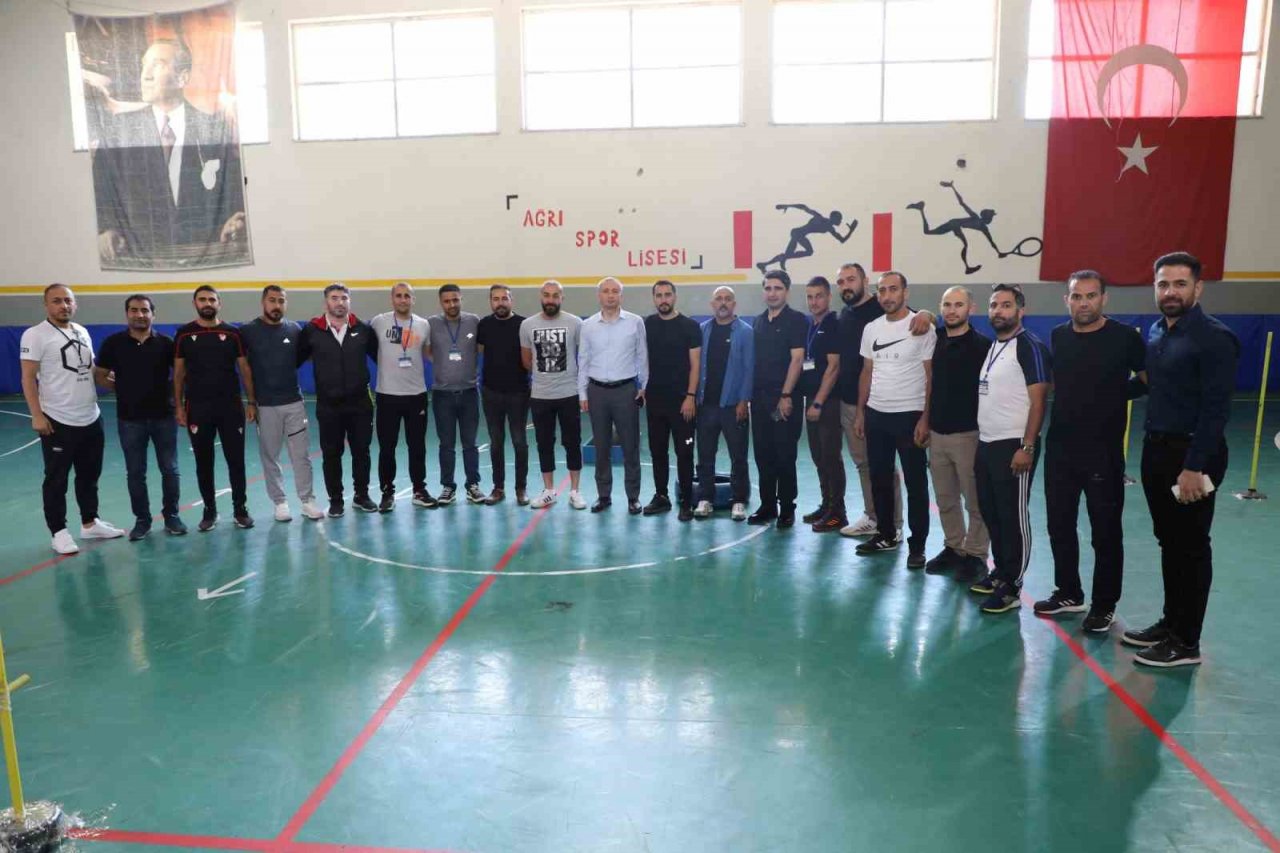 Ağrı Milli Eğitim Müdürü Kökrek, liselerdeki yetenek sınavlarını inceledi