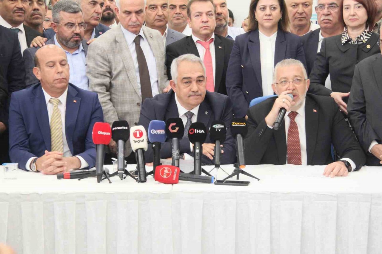 AK Parti Gaziantep İl Başkanlığında devir teslim töreni yapıldı