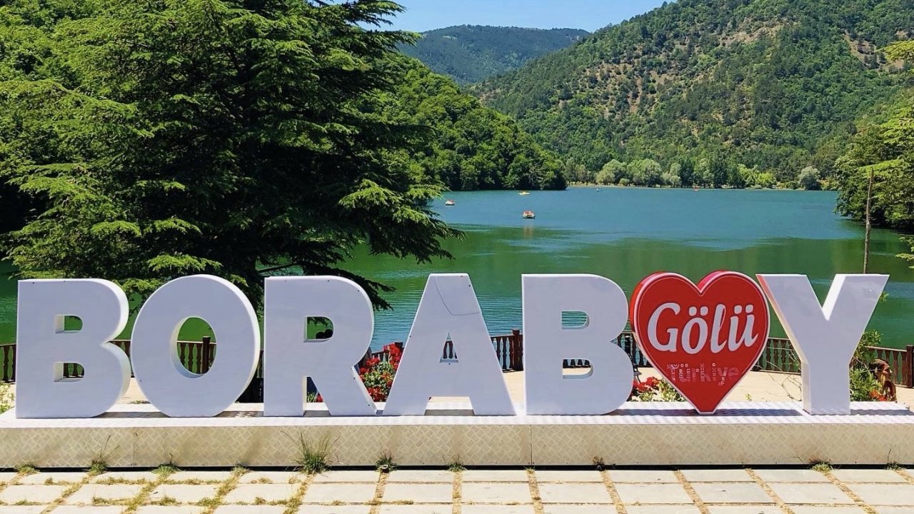 Boraboy Gölü’ne ziyaretçi akını