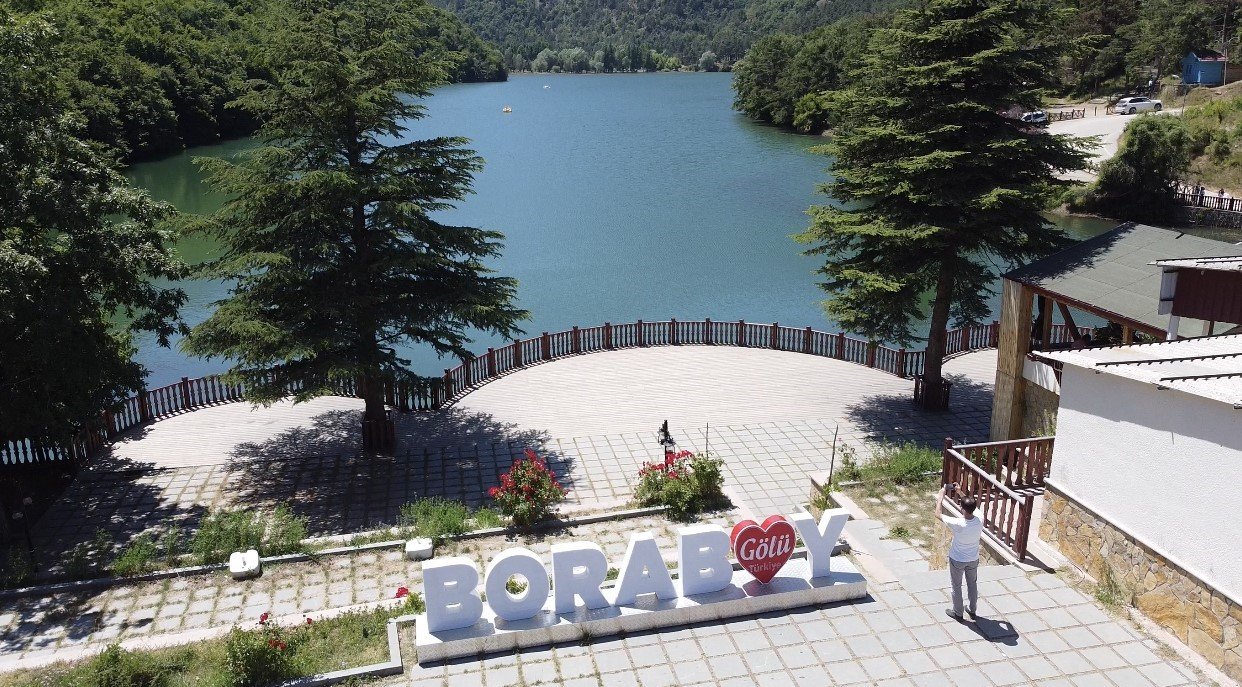 Boraboy Gölü’ne ziyaretçi akını