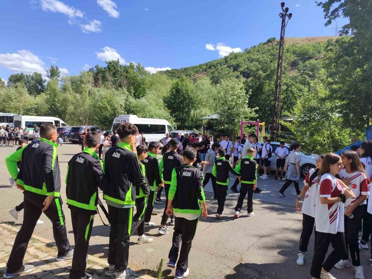 Sporcular Bingöl’ü gezdi