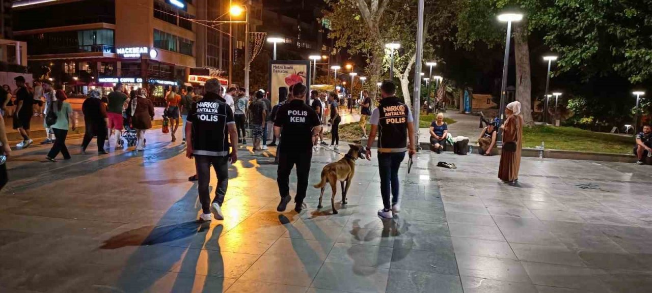 Antalya’da narkotik uygulamasında 26 şahıs yakalandı