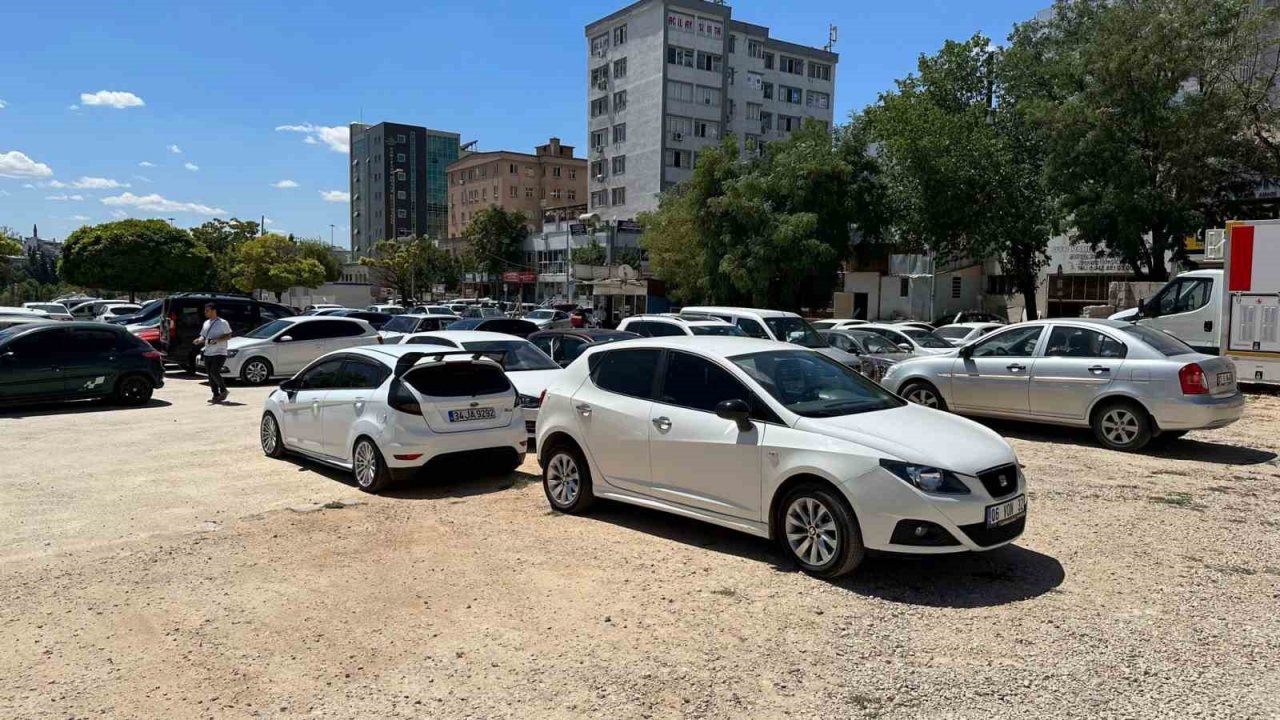 Deprem sonrası açık otoparklara yoğun ilgi