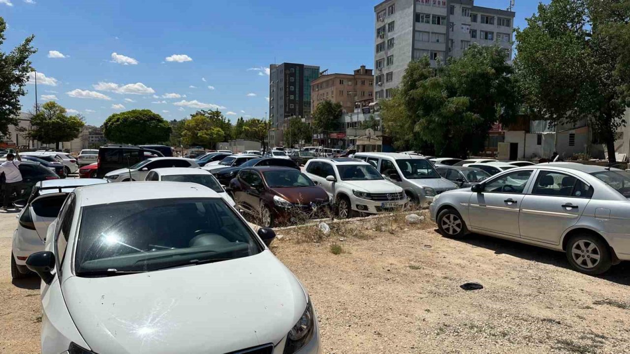 Deprem sonrası açık otoparklara yoğun ilgi