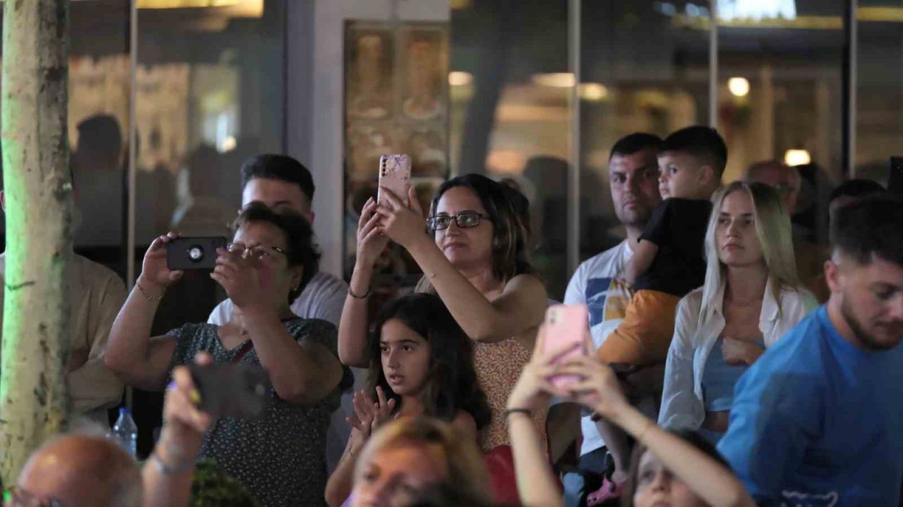 Aydın Büyükşehir Belediyesi’nden Kuşadası’nda yaz konseri