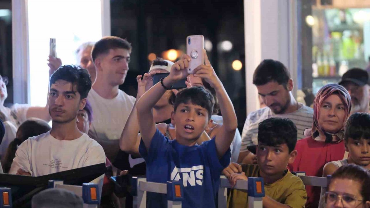 Aydın Büyükşehir Belediyesi’nden Kuşadası’nda yaz konseri