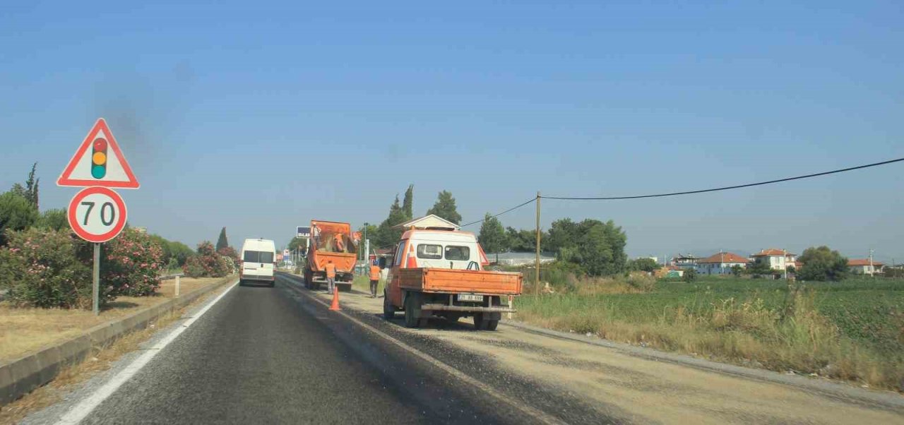 Aydın’da etkili olan çöl sıcakları asfalt eritti