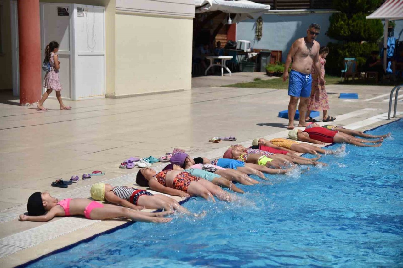 Buharkent’te yüzme bilmeyen kalmayacak