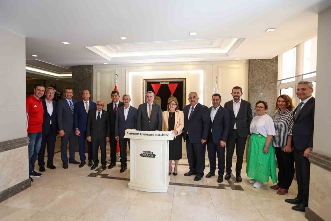 Bakan Bak: “Ortak çalışmalarla gençlere ve spora yatırımlar devam edecek”