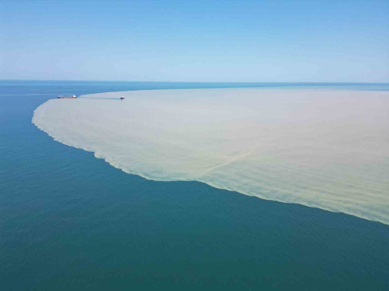 Bartın’da sel sonrası denizin rengi değişti