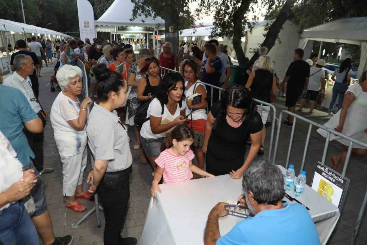 Burhaniye Kitap Fuarı için geri sayım başladı
