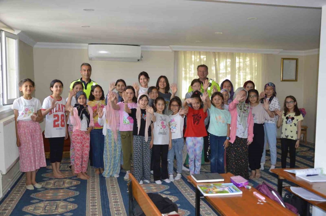 Burdur’da yaz Kur’an kurslarında trafik eğitimi
