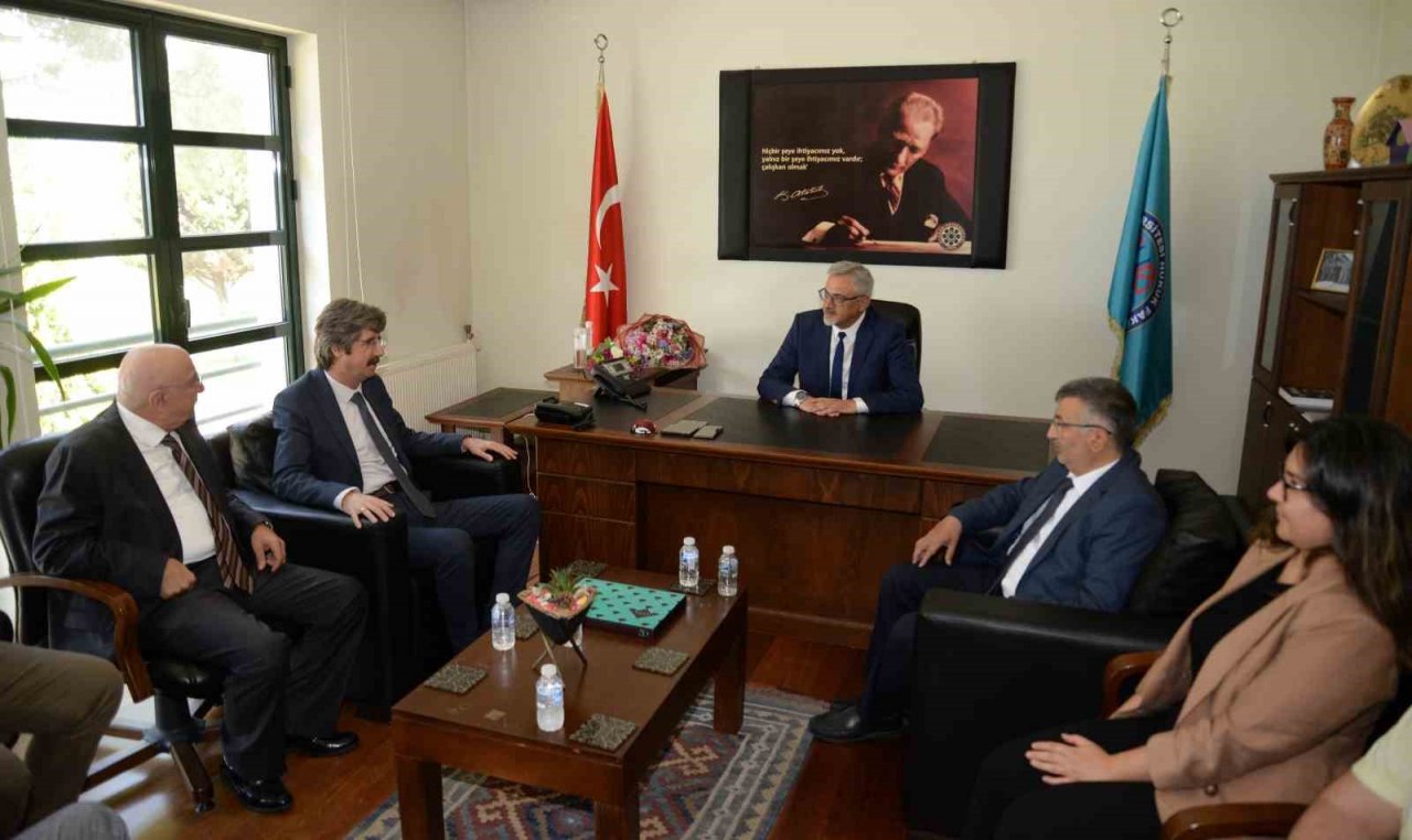 Hukuk Fakültesi’nde bayrak değişimi